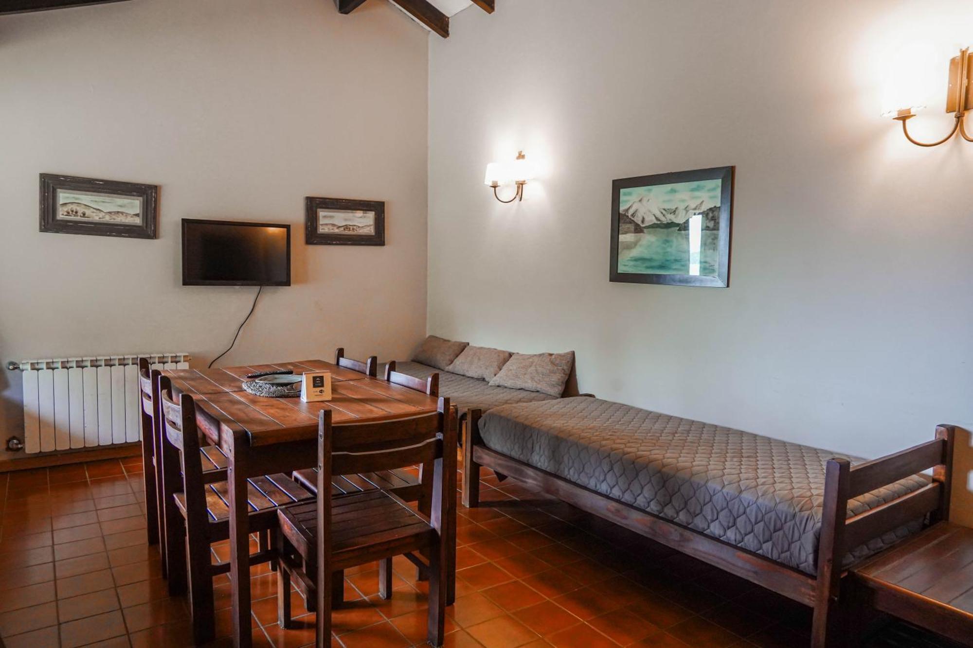 La Caleta Lodge *