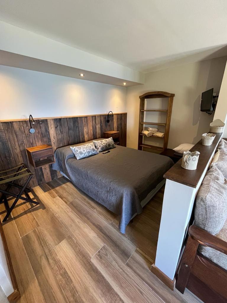 La Caleta Lodge *